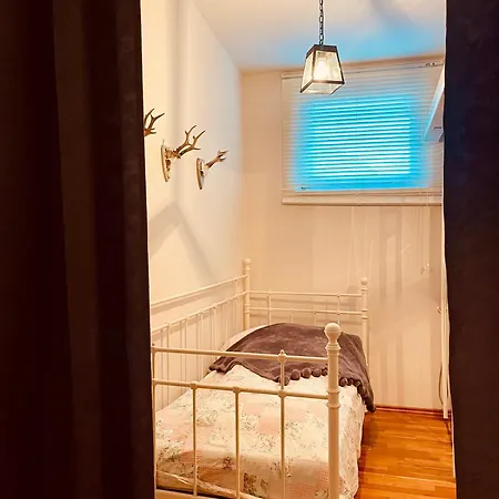 Frank Apartment *